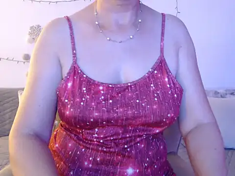 YourfantasyGiuly online show from June 19, 2026, 1:17 pm