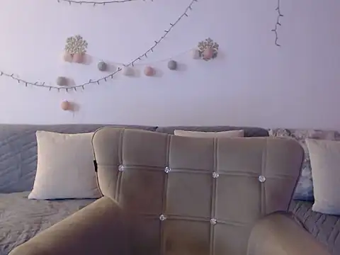 YourfantasyGiuly online show from June 24, 2026, 7:40 am