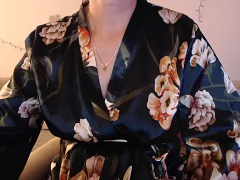 YourfantasyGiuly online show from June 28, 2026, 4:19 am