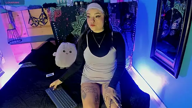 Snapshot of ChloeAllennn chatting on April 23, 2026, 12:29 pm ChloeAllennn online show from April 23, 2026, 12:29 pm
