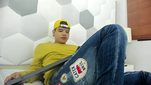 Axel Forte online show from December 16, 2025, 1:04 pm