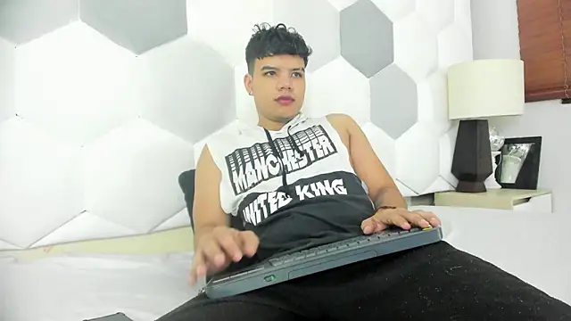 Axel Forte online show from April 9, 2026, 1:28 pm