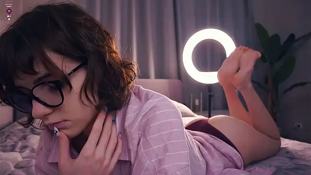 Snapshot of SibleyBurner chatting on November 5, 2025, 7:17 pm SibleyBurner online show from November 5, 2025, 7:17 pm