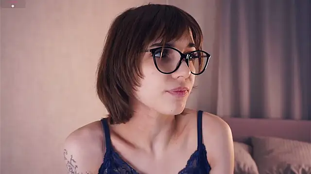 Snapshot of SibleyBurner chatting on November 17, 2025, 7:07 pm SibleyBurner online show from November 17, 2025, 7:07 pm