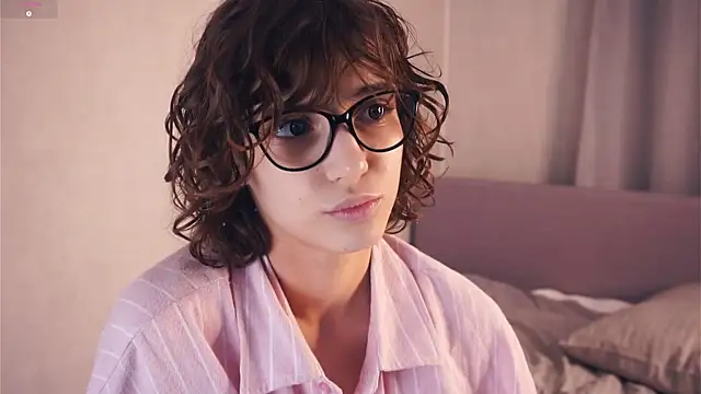 Snapshot of SibleyBurner chatting on December 20, 2025, 6:22 pm SibleyBurner online show from December 20, 2025, 6:22 pm