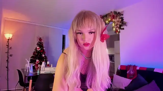 Snapshot of ScarletThompsonx chatting on December 15, 2025, 12:16 am ScarletThompsonx online show from December 15, 2025, 12:16 am