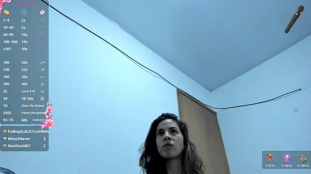 Snapshot of jessyegoldenn chatting on April 21, 2026, 2:51 am jessyegoldenn online show from April 21, 2026, 2:51 am