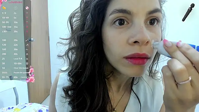 jessyegoldenn online show from April 12, 2026, 11:08 pm