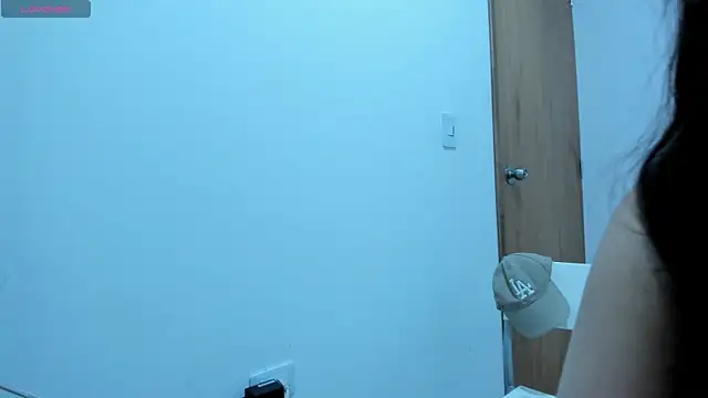 jessyegoldenn online show from November 19, 2025, 8:31 pm