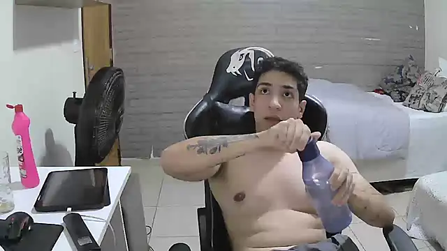 Snapshot of brancooodonto chatting on October 10, 2025, 1:39 am brancooodonto online show from October 10, 2025, 1:39 am