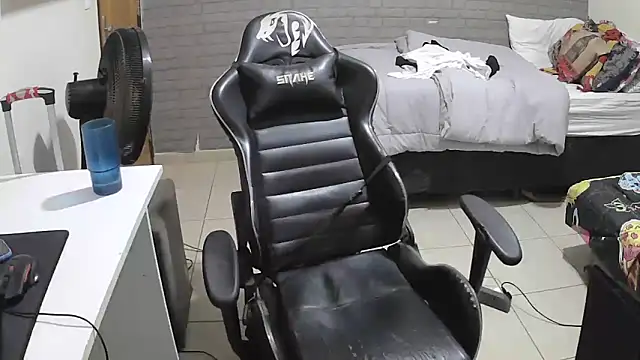 Snapshot of brancooodonto chatting on October 17, 2025, 12:47 am brancooodonto online show from October 17, 2025, 12:47 am