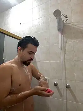 zJaulin online show from February 21, 2025, 5:09 pm