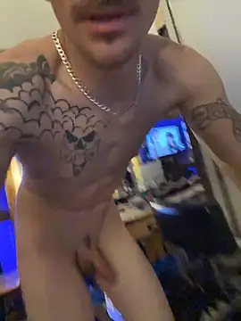 Snapshot of Polaroid_White chatting on November 19, 2025, 10:48 am Polaroid White online show from November 19, 2025, 10:48 am