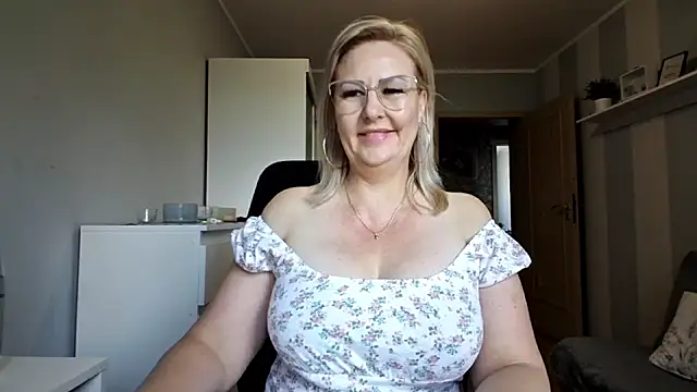 DianaLive online show from May 23, 2026, 8:24 am
