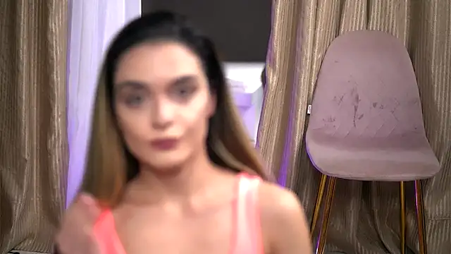 Snapshot of RobertaRosetti chatting on November 21, 2025, 11:42 am RobertaRosetti online show from November 21, 2025, 11:42 am