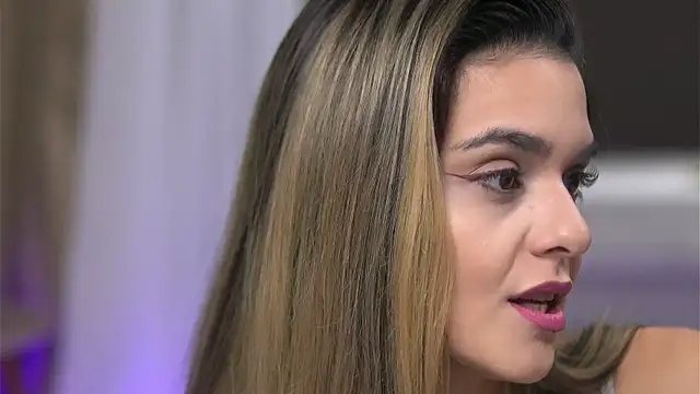 Snapshot of RobertaRosetti chatting on December 4, 2025, 9:08 am RobertaRosetti online show from December 4, 2025, 9:08 am