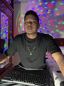 Snapshot of Saipuer31 chatting on February 14, 2026, 4:45 am Saipuer31 online show from February 14, 2026, 4:45 am