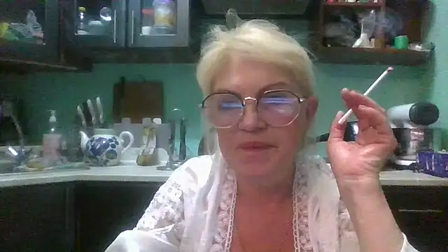 Snapshot of Heidi-Helga chatting on October 1, 2025, 6:45 pm Heidi-Helga online show from October 1, 2025, 6:45 pm