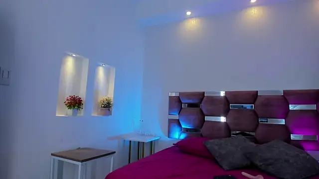 Roxana Karlsson online show from March 16, 2025, 11:38 am