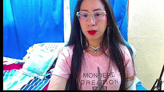 Snapshot of Gia_leinn chatting on June 22, 2026, 4:37 pm Gia leinn online show from June 22, 2026, 4:37 pm
