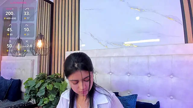 Snapshot of Madyson18 chatting on February 27, 2026, 11:32 am Madyson18 online show from February 27, 2026, 11:32 am