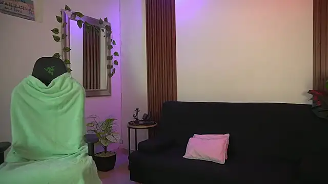 flor herrera01 online show from March 21, 2026, 6:25 am