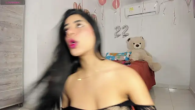 flor herrera01 online show from January 13, 2026, 5:44 am