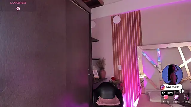 sweetviolet   online show from April 17, 2026, 12:30 pm