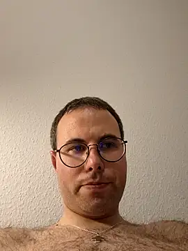 Simonudist online show from December 18, 2025, 9:07 pm