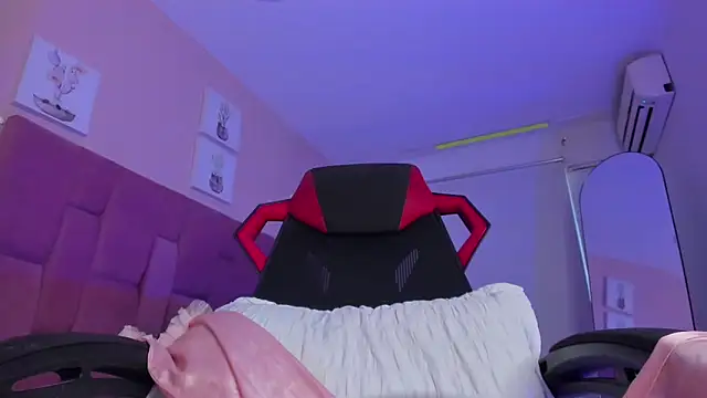 Snapshot of CHANELL_11INCHES chatting on October 2, 2025, 8:34 pm CHANELL 11INCHES online show from October 2, 2025, 8:34 pm