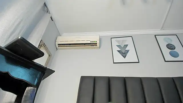 Snapshot of CHANELL_11INCHES chatting on March 16, 2025, 10:53 pm CHANELL 11INCHES online show from March 16, 2025, 10:53 pm