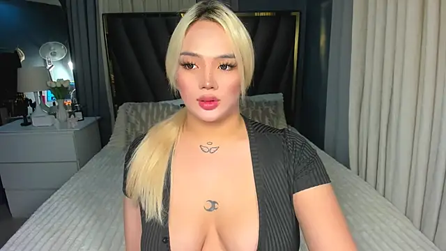 KylieSonique online show from October 10, 2025, 4:35 am