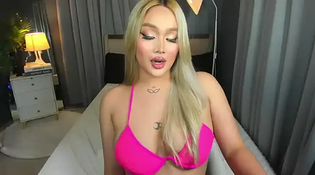 KylieSonique online show from March 3, 2025, 2:33 am