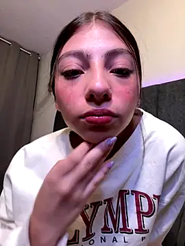 Snapshot of Dirty-Bunnyyy chatting on October 29, 2025, 6:12 am Dirty-Bunnyyy online show from October 29, 2025, 6:12 am