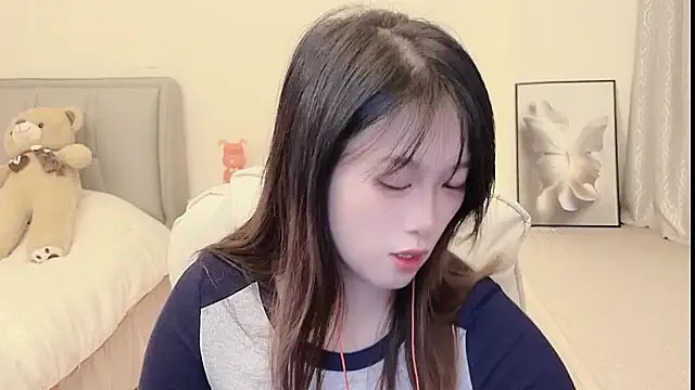 Rose-168 online show from November 7, 2025, 1:26 pm