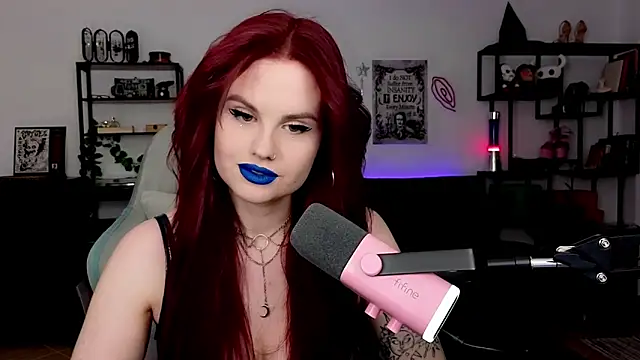 Della Ideal online show from April 7, 2026, 6:21 pm