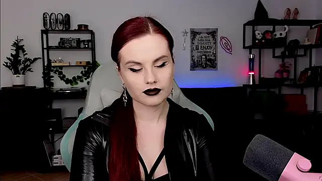 Della Ideal online show from March 24, 2026, 7:25 pm