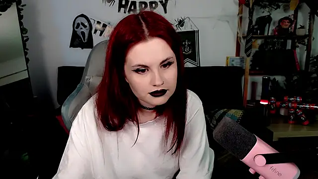 Snapshot of Della_Ideal chatting on November 1, 2025, 3:06 pm Della Ideal online show from November 1, 2025, 3:06 pm