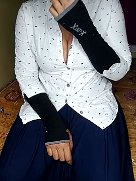 Snapshot of geetha_telugu_kan277 chatting on December 14, 2025, 9:09 pm geetha telugu kan277 online show from December 14, 2025, 9:09 pm