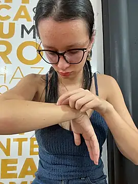 Snapshot of Soy_Sara7 chatting on December 18, 2025, 6:34 pm Soy Sara7 online show from December 18, 2025, 6:34 pm