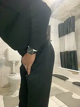 rogerdik76 online show from March 11, 2026, 6:07 am