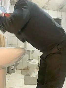 rogerdik76 online show from February 4, 2026, 6:30 am