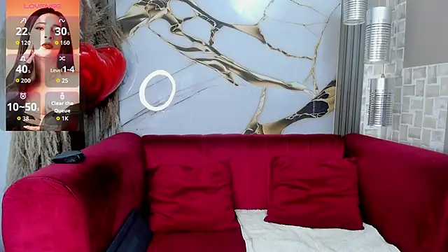 Bella williamss  online show from April 7, 2026, 7:37 pm