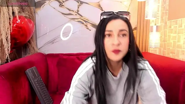 Snapshot of Bella_williamss_ chatting on December 21, 2025, 1:24 pm Bella williamss online show from December 21, 2025, 1:24 pm