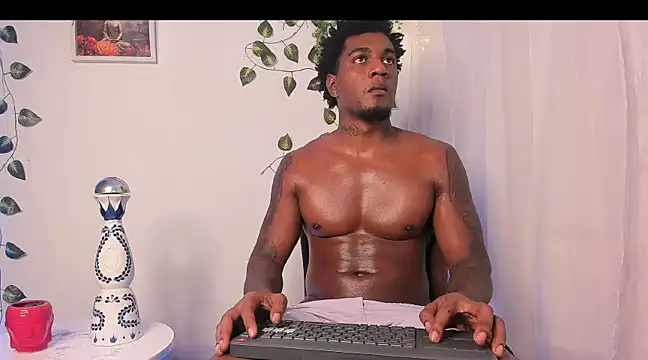 Snapshot of LOGAN_DRAKE chatting on March 11, 2025, 4:41 am LOGAN DRAKE online show from March 11, 2025, 4:41 am