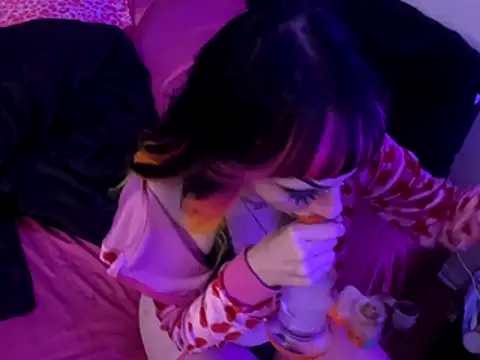 ChrryFoxx online show from October 31, 2025, 8:44 am