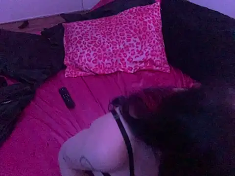 ChrryFoxx online show from April 16, 2026, 11:33 am