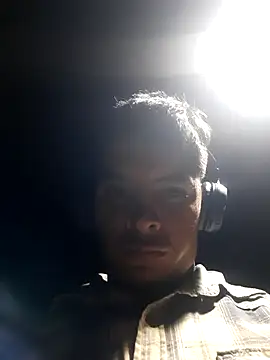 Snapshot of Elcabezhupas97 chatting on October 31, 2025, 2:41 am Elcabezhupas97 online show from October 31, 2025, 2:41 am