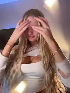 Snapshot of AngelicaaHeaven chatting on November 1, 2025, 5:51 pm AngelicaaHeaven online show from November 1, 2025, 5:51 pm