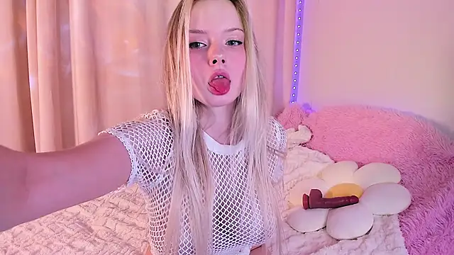 Snapshot of AngelicaaHeaven chatting on March 1, 2025, 3:27 pm AngelicaaHeaven online show from March 1, 2025, 3:27 pm